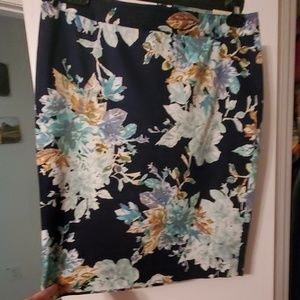 Van Heusen size 8 skirt